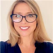 Profesora con más de 10 años de experiencia, especializada en First Certificate in English.